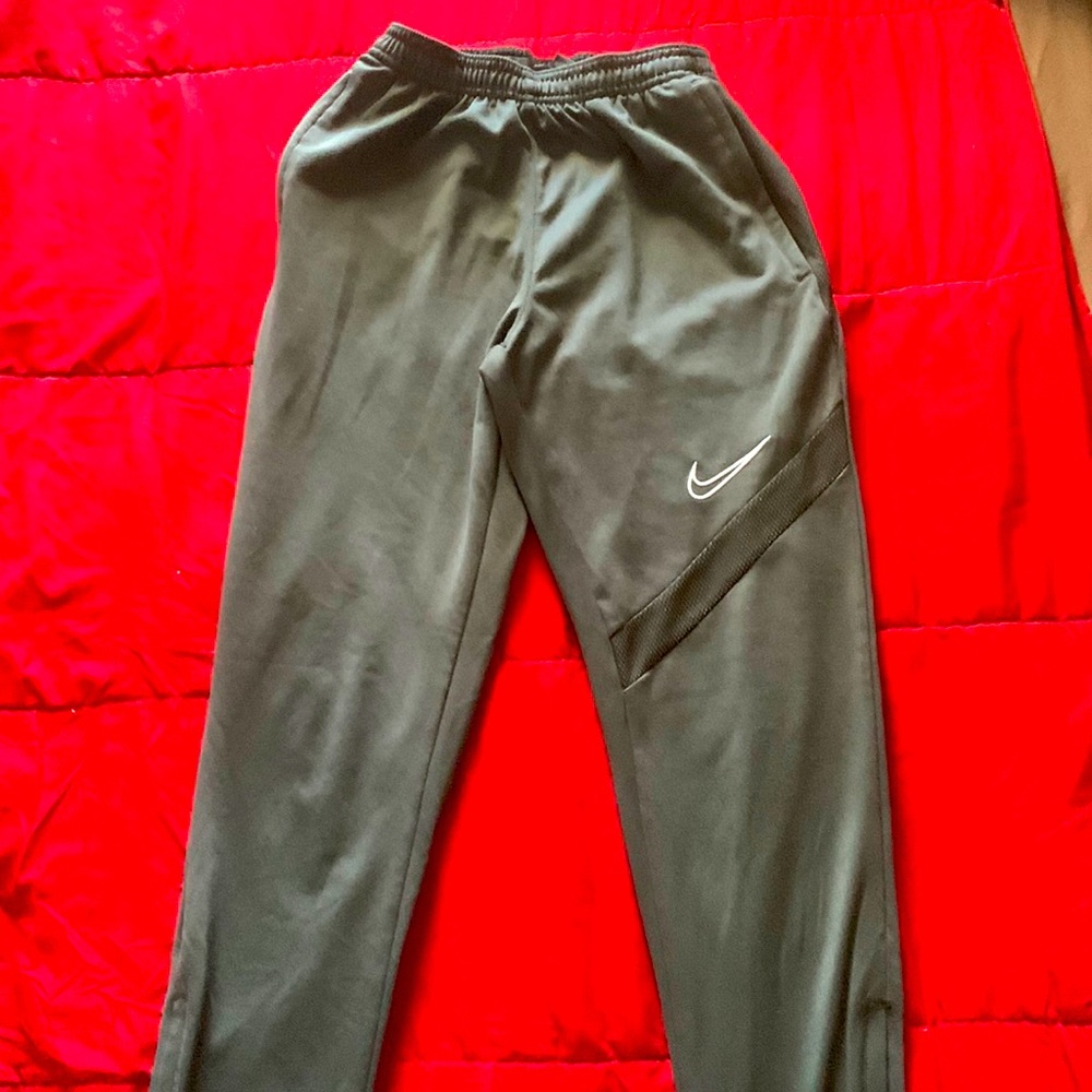 Nike joggers pants size M, Dri-fit